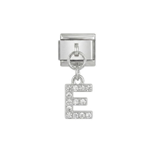 Lettre E, suspendue, sur argent